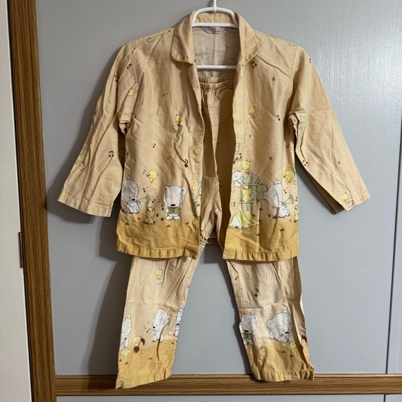 BaBu Cartoon Pajama Set in Beige and Yellow Size 9 - Picture 14 of 14